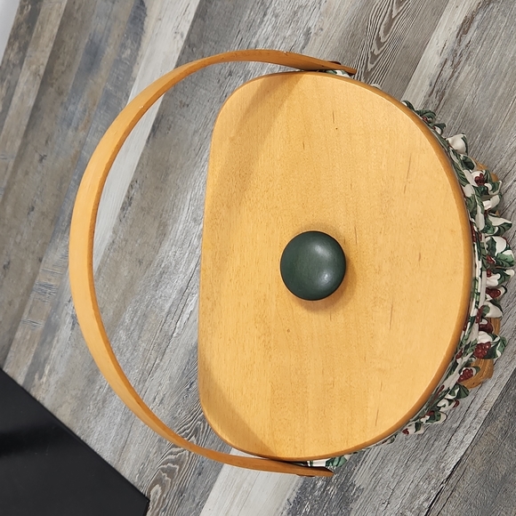 Longaberger Glad Tidings Basket - Picture 5 of 12